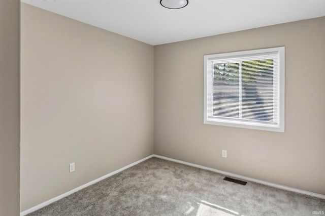 7330 Knightswood Drive, Fort Wayne, IN 46819
