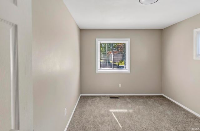 7330 Knightswood Drive, Fort Wayne, IN 46819