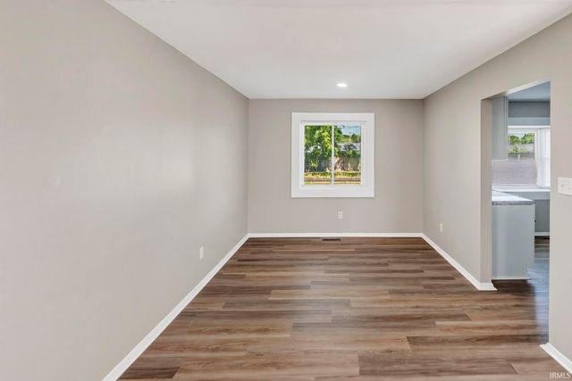7330 Knightswood Drive, Fort Wayne, IN 46819