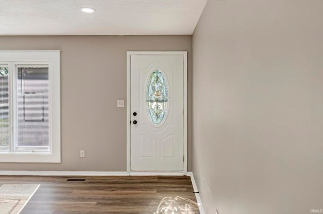 7330 Knightswood Drive, Fort Wayne, IN 46819