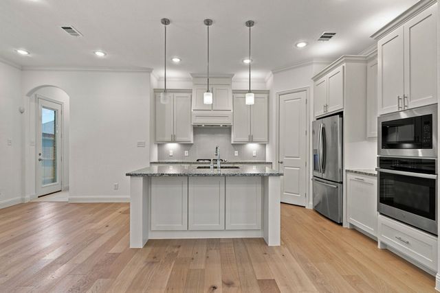 2620 Trinity Trail Way, Fort Worth, TX 76118