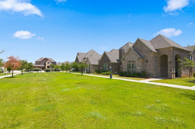 2620 Trinity Trail Way, Fort Worth, TX 76118