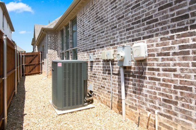 2620 Trinity Trail Way, Fort Worth, TX 76118