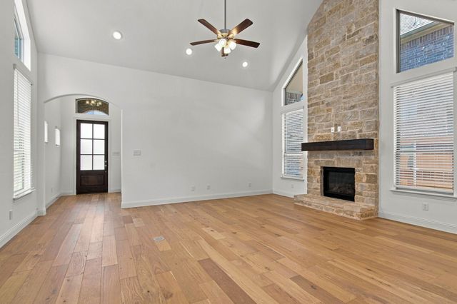 2620 Trinity Trail Way, Fort Worth, TX 76118