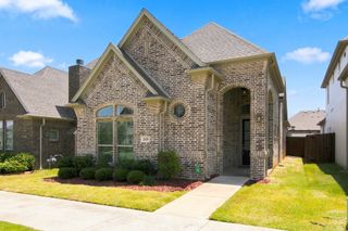 2620 Trinity Trail Way, Fort Worth, TX 76118