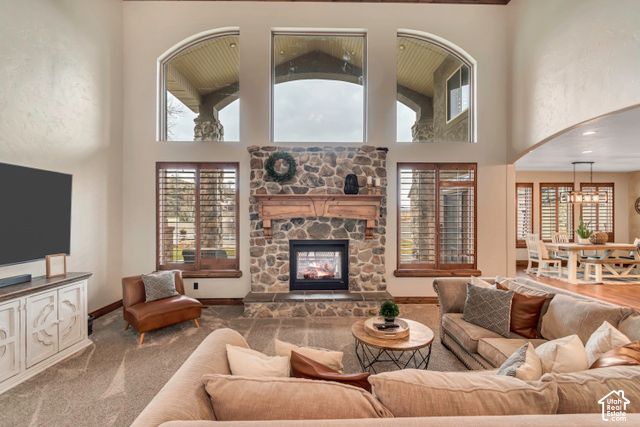6455 S RAYMOND DR, South Weber, UT 84405