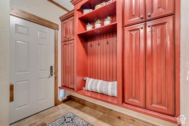 6455 S RAYMOND DR, South Weber, UT 84405