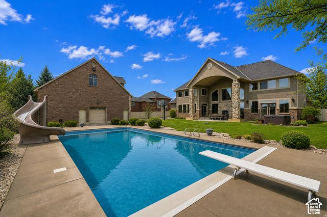 6455 S RAYMOND DR, South Weber, UT 84405