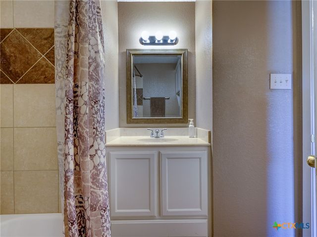 103 Lackey, Florence, TX 76527