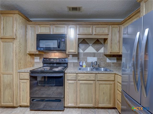 103 Lackey, Florence, TX 76527