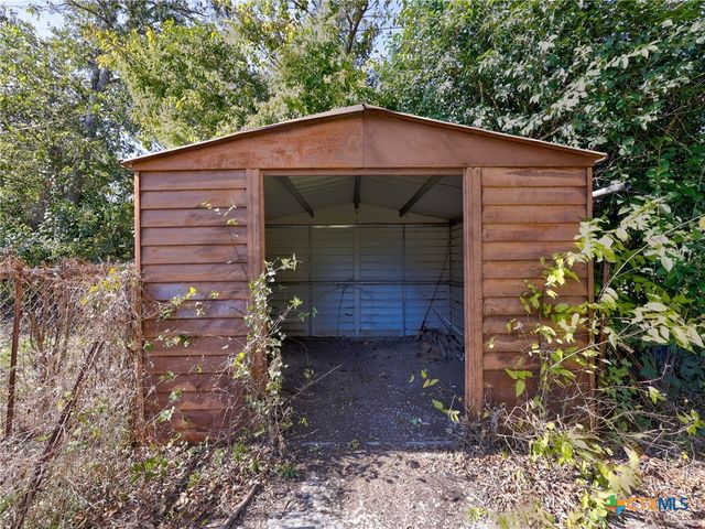 103 Lackey, Florence, TX 76527