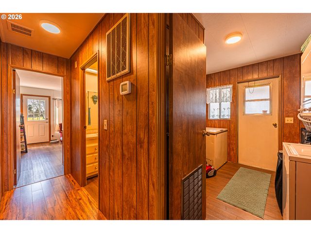 1199 N TERRY St 128, Eugene, OR 97402