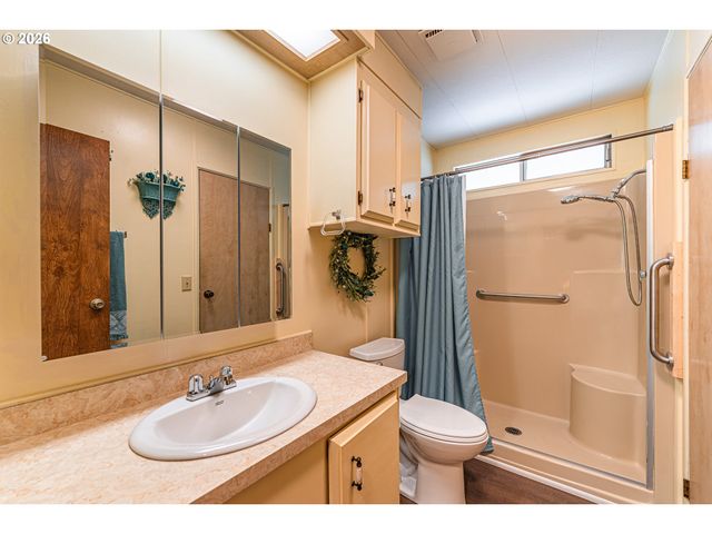 1199 N TERRY St 128, Eugene, OR 97402