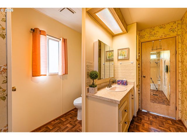 1199 N TERRY St 128, Eugene, OR 97402