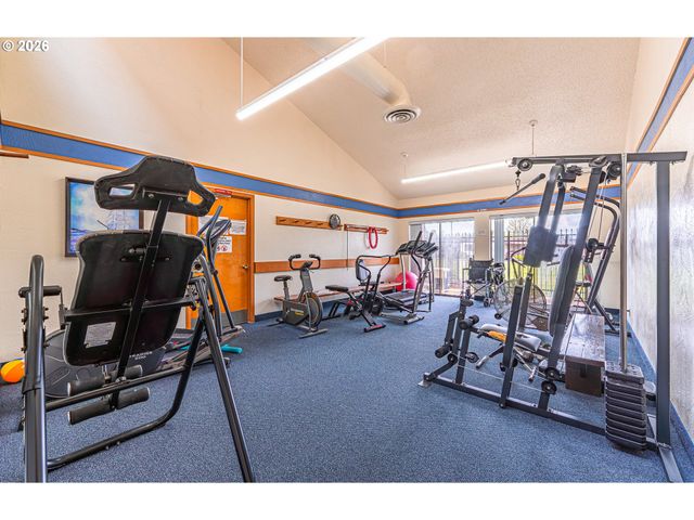1199 N TERRY St 128, Eugene, OR 97402