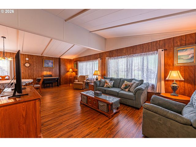 1199 N TERRY St 128, Eugene, OR 97402