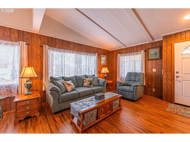 1199 N TERRY St 128, Eugene, OR 97402