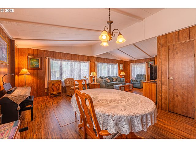 1199 N TERRY St 128, Eugene, OR 97402