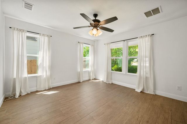 2158 Morning Glory Avenue, Fort Worth, TX 76111