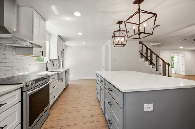 2158 Morning Glory Avenue, Fort Worth, TX 76111