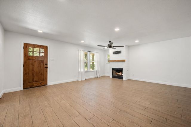 2158 Morning Glory Avenue, Fort Worth, TX 76111