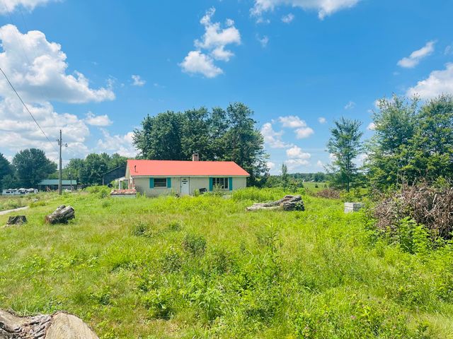 35 Lands End Road, Crab Orchard, KY 40419