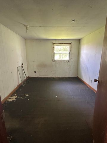 35 Lands End Road, Crab Orchard, KY 40419