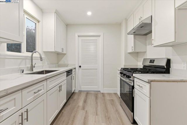 426 Gramercy Pl, Oakland, CA 94603