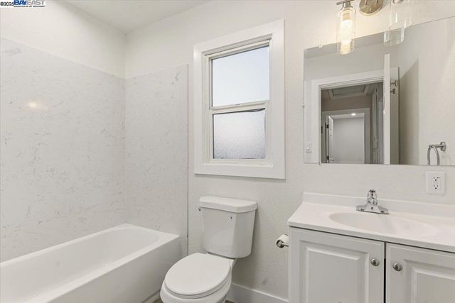 426 Gramercy Pl, Oakland, CA 94603