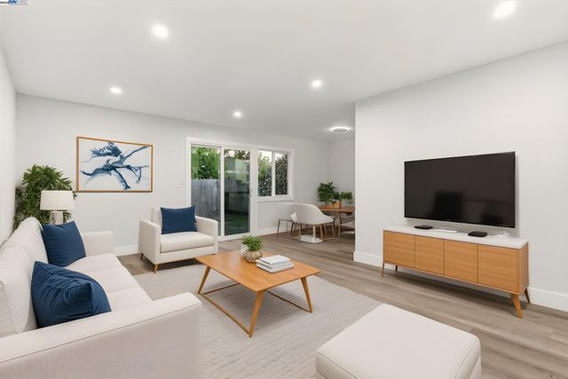 426 Gramercy Pl, Oakland, CA 94603