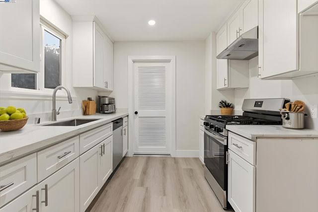 426 Gramercy Pl, Oakland, CA 94603