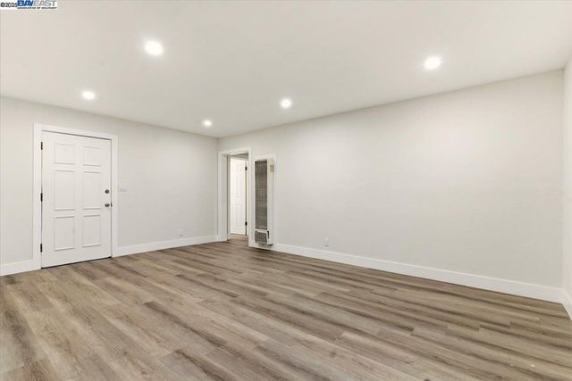 426 Gramercy Pl, Oakland, CA 94603