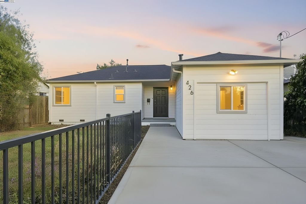 426 Gramercy Pl, Oakland, CA 94603