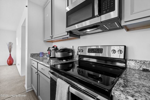 468 Birchwood Dr, Shepherdsville, KY 40165
