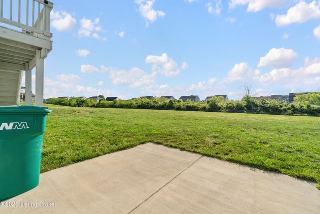 468 Birchwood Dr, Shepherdsville, KY 40165