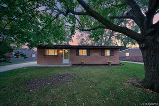 9281 Hazel Street, Taylor, MI 48180