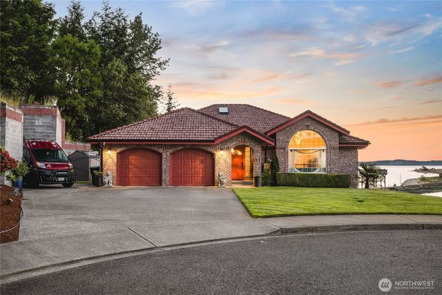 2781 Chambers Point Court, Steilacoom, WA 98388