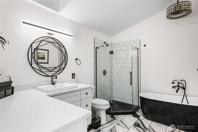 2781 Chambers Point Court, Steilacoom, WA 98388