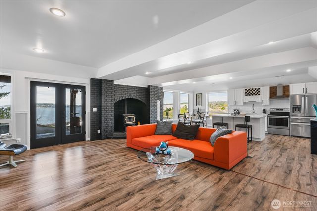 2781 Chambers Point Court, Steilacoom, WA 98388