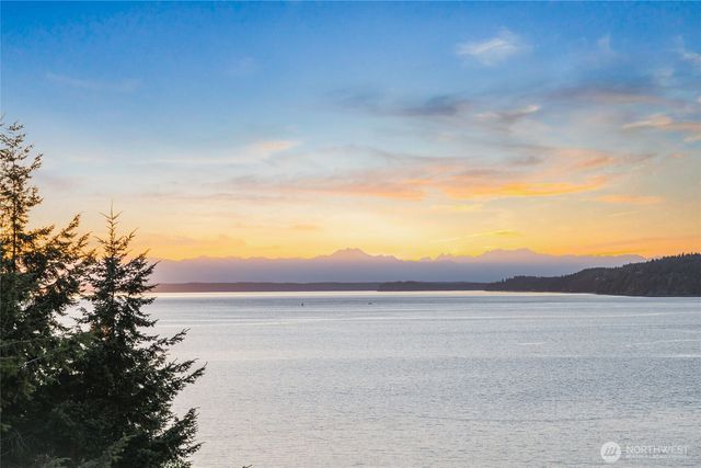 2781 Chambers Point Court, Steilacoom, WA 98388