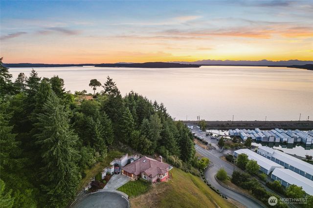 2781 Chambers Point Court, Steilacoom, WA 98388
