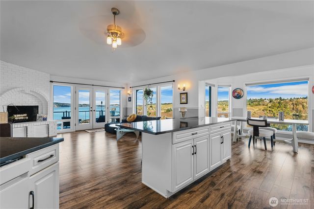 2781 Chambers Point Court, Steilacoom, WA 98388