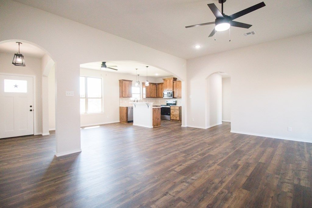 Image 3 of property listing at 5413 Coral Way, San Angelo, TX 76904