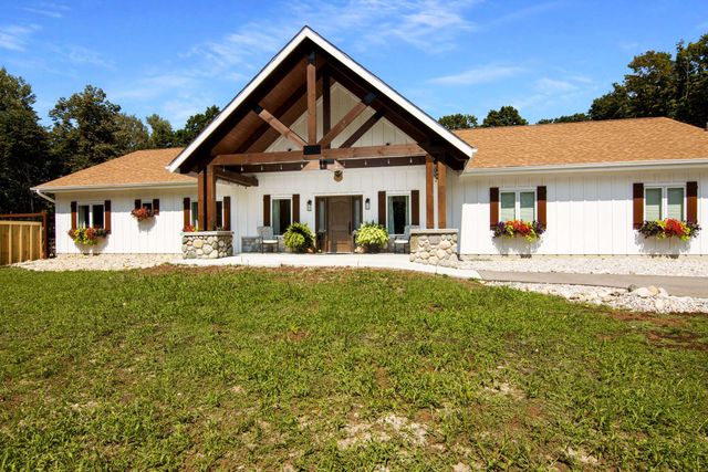 8986 Alden Meadows, Alden, MI 49612