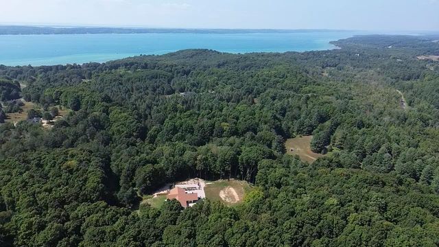 8986 Alden Meadows, Alden, MI 49612