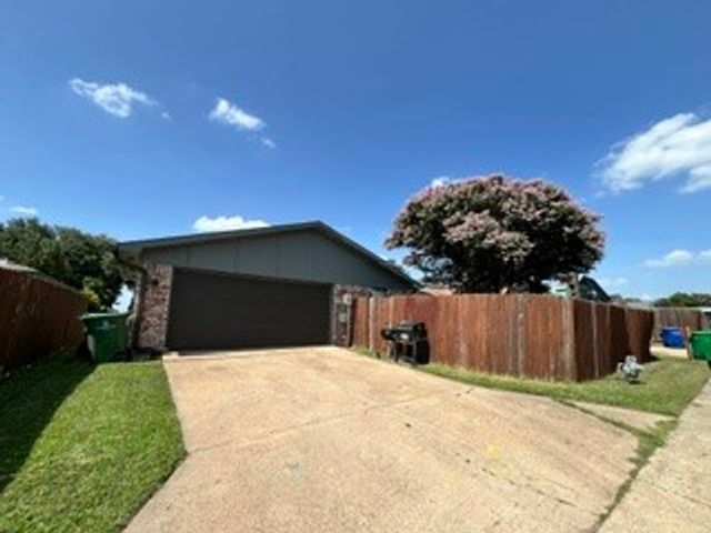 2004 White Ash Road, Carrollton, TX 75007