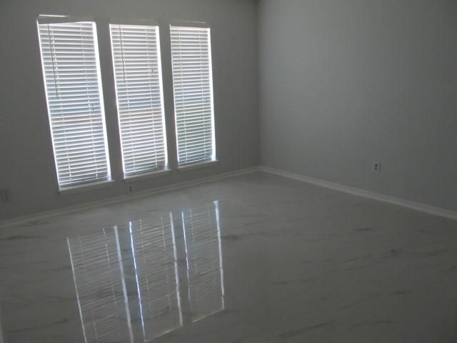 606 Pinebrook Lane, Baytown, TX 77521