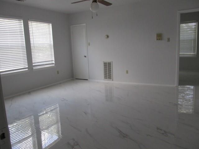 606 Pinebrook Lane, Baytown, TX 77521