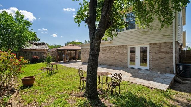 606 Pinebrook Lane, Baytown, TX 77521