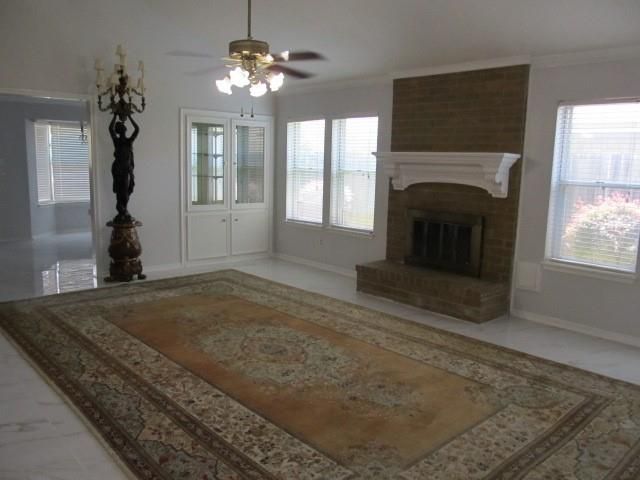 606 Pinebrook Lane, Baytown, TX 77521